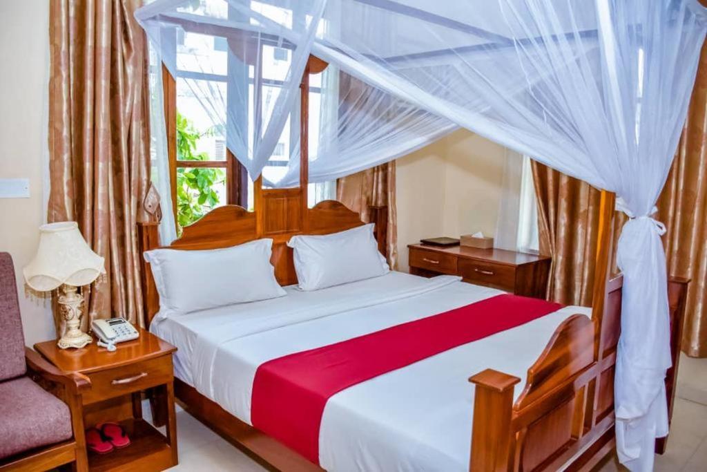 Red Sun Lodge Kokoni Ngambo Exteriér fotografie